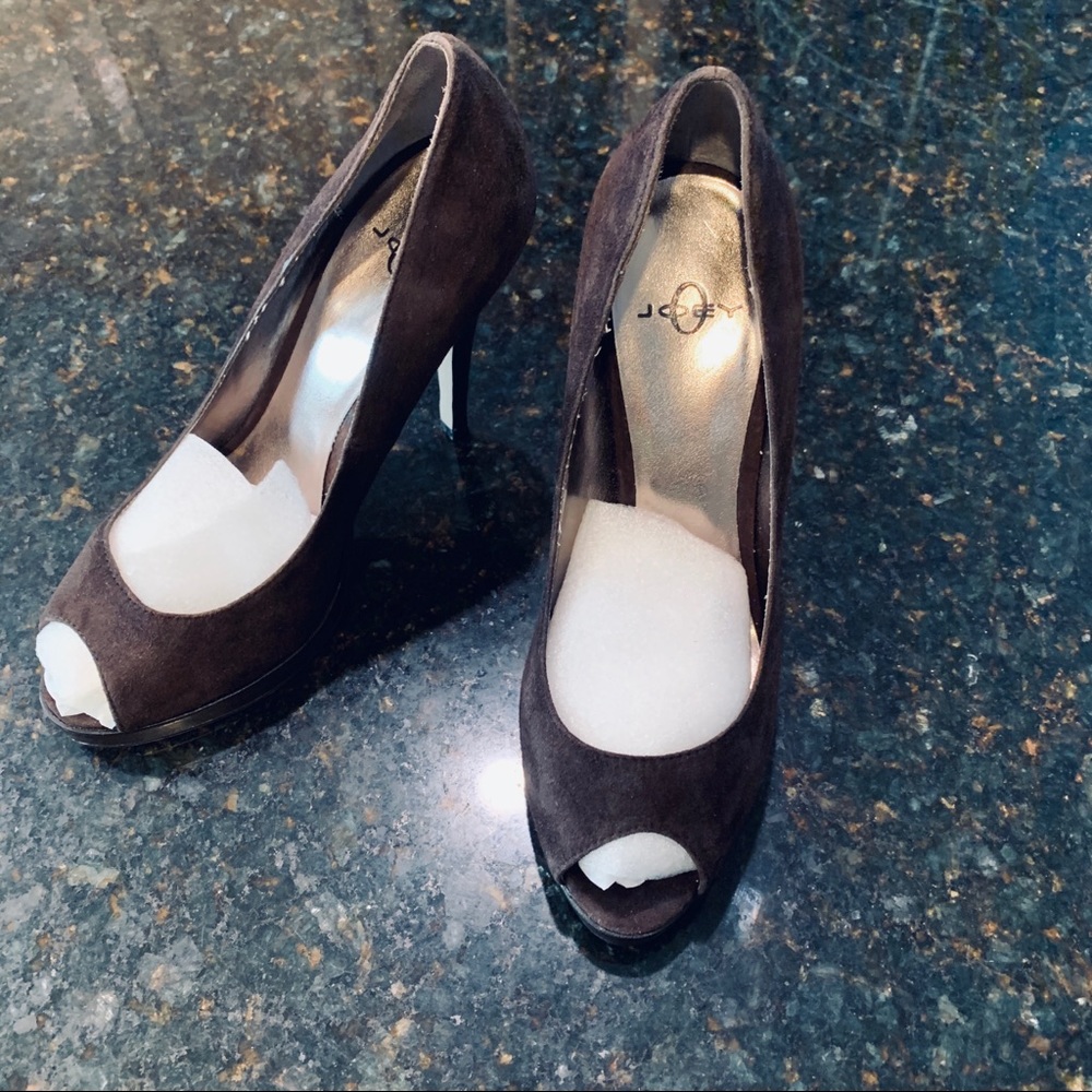 Joey brown suede 1/2 in platform stiletto 6